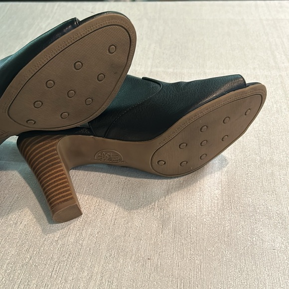 Life Stride Simply Comfort Black Sling Back Open Toe Heels - Picture 5 of 6